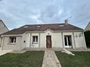 Maison façade avant avant rénovation