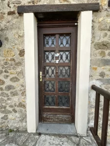 Remplacement d'une porte aux Ulis avant travaux effectués